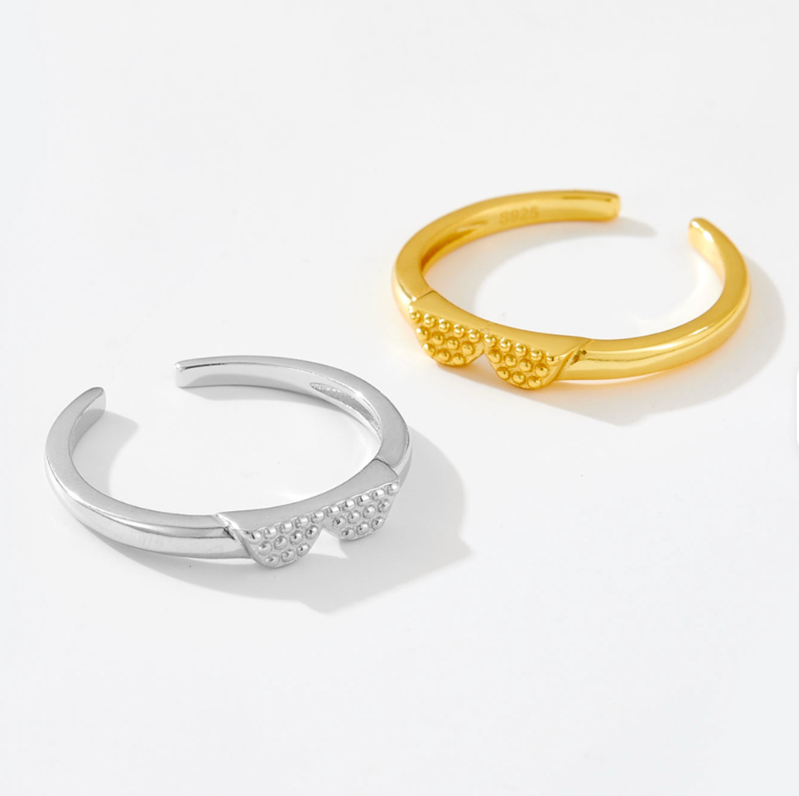 Adjustable Textured Eyewear Ring