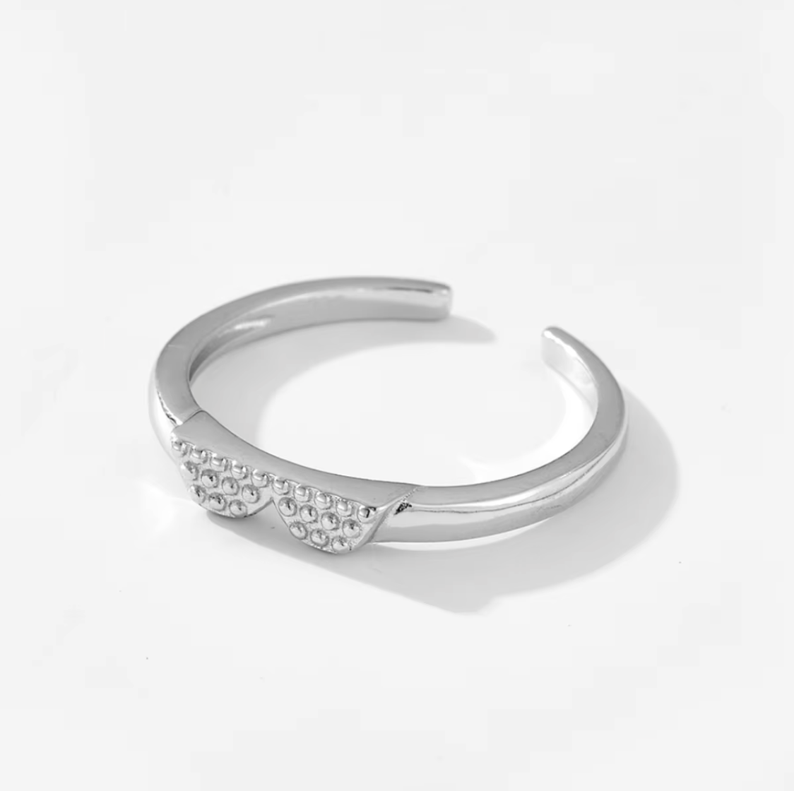 Adjustable Textured Eyewear Ring
